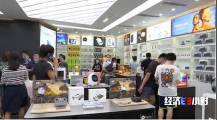 海南免稅店一個月賣出24.9億:店鋪排長隊,機(jī)場增提貨口